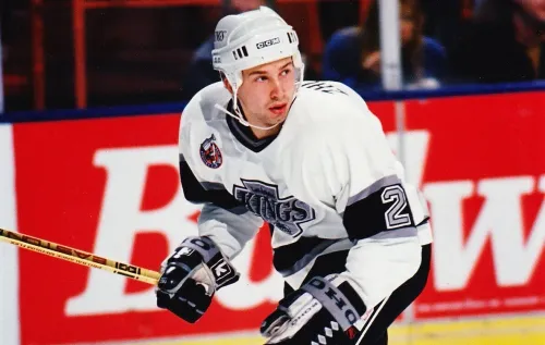 Мафиози жёстко избили российского хоккеиста в США. Чемпион щеголял дорогой машиной