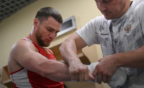 Австралийский лифт и куриные яйца. На кону карьера талантливого российского боксёра