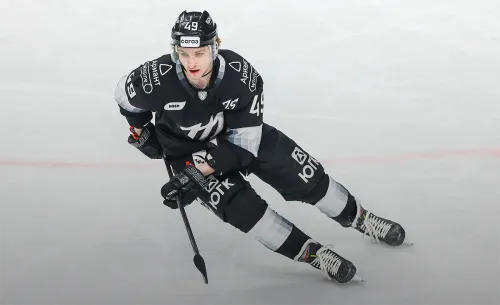 Русский рекордсмен едет в НХЛ. Шабанов готов решать проблемы «Айлендерс»