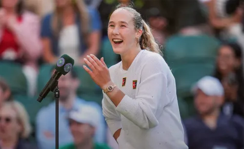 По стопам Шараповой. Мирра на глазах кумира обновила историю российского тенниса