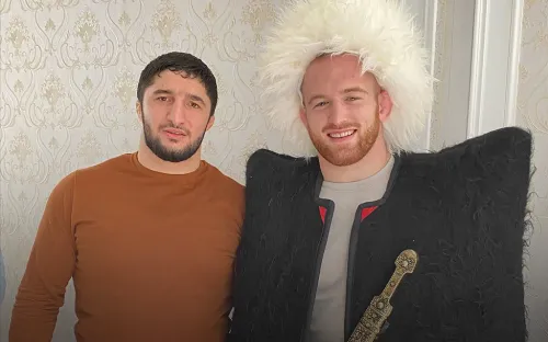 Американец поддержал опального Садулаева. Снайдер назвал россиянина братом