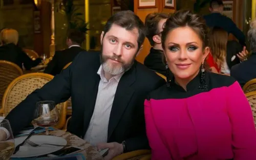 «Конкретно шли угрозы». Российский хоккеист скандально развёлся с поп-звездой